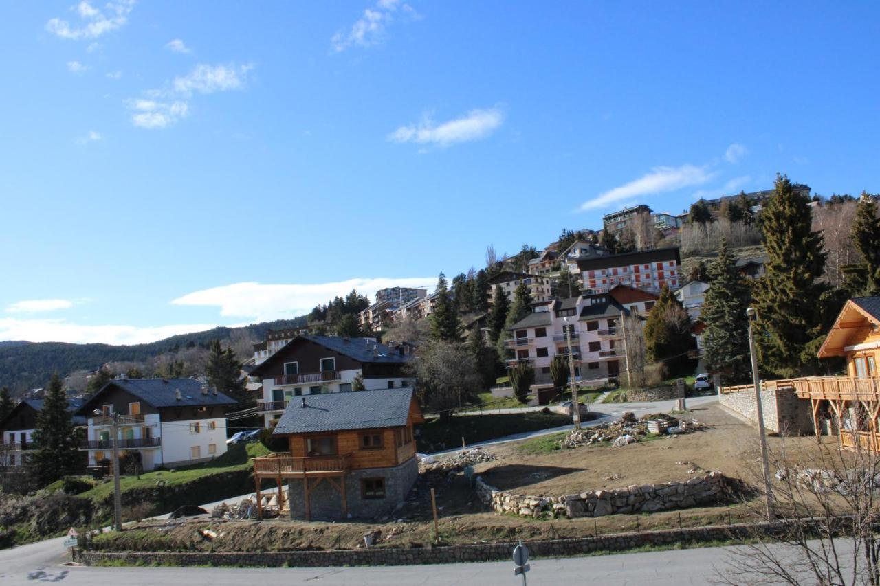 Studio Isard, Wifi Et Parking Gratuit, Navette Gratuite Au Pied De La Residence, Possibilite Forfait Menage Et Location Linge De Lit Et Toilette, A 10 Minutes A Pied Du Centre Ville Font-Romeu-Odeillo-Via Exterior photo